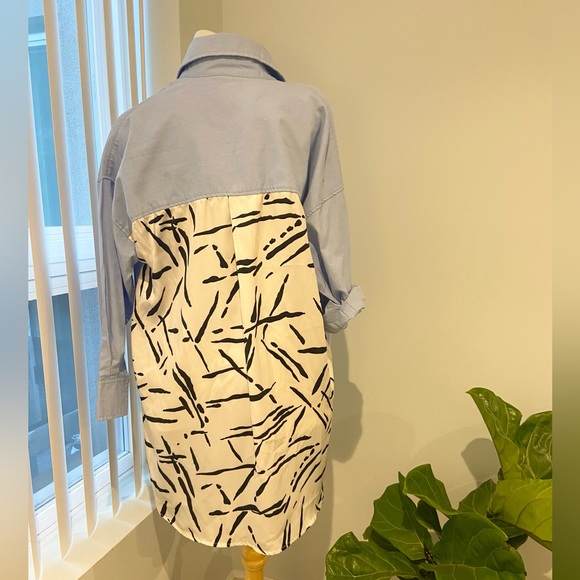 ✨SOLD✨High & Low shirt - Picture 1 of 6